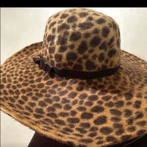 Rare one of a kind 
circa 1970s Vintage Leopard felt Hat